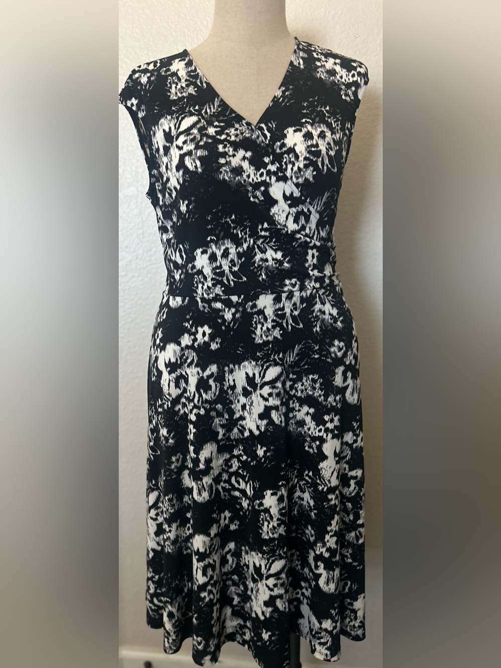Alfani Black and White Floral V-Neck Fit-and-Flare Dress